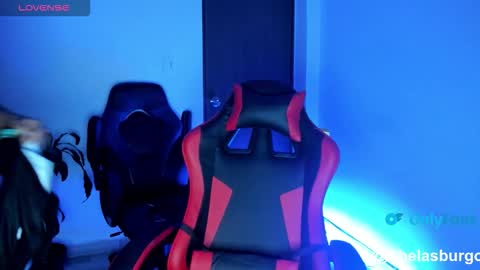 Independence model AbelAsburgo online show from December 13, 11:44 pm