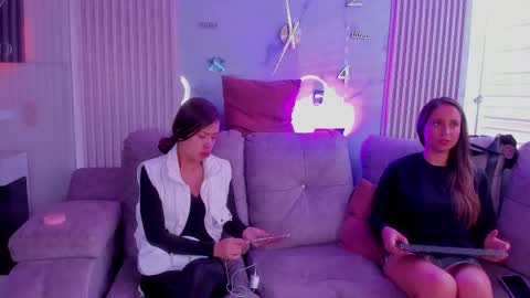 abella_as_ online show from March 24, 2:12 pm