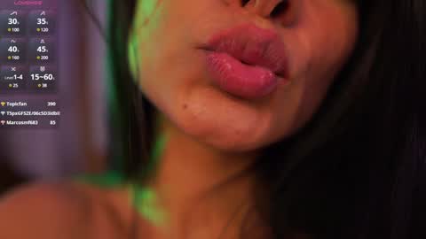 Snapshot of abigail_adamss_ chatting on January 28, 5:54 am Abigail online show from January 28, 5:54 am