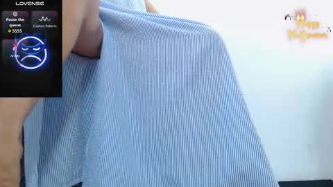 Snapshot of abril_beltran_ chatting on October 15, 11:27 pm Abril Beltran online show from October 15, 11:27 pm