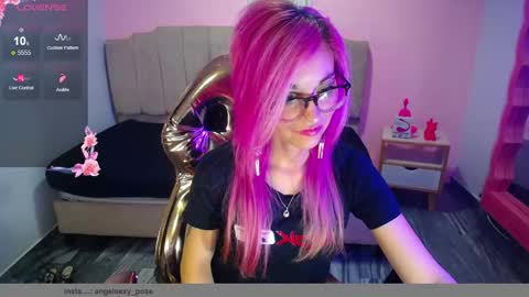 abril_ch_ online show from October 22, 11:01 am