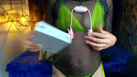 Abril Fox online show from June 12, 7:24 pm