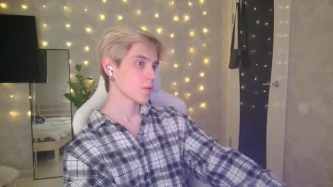 abslut online show from February 5, 4:43 pm