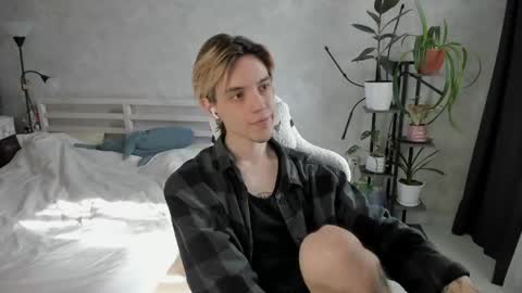 abslut online show from May 22, 12:01 pm