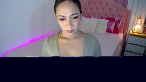Snapshot of absolutely_gurjuice69 chatting on February 27, 10:31 pm Hope online show from February 27, 10:31 pm