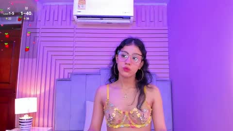 Snapshot of aby_lee_ chatting on January 26, 2:52 pm Aby online show from January 26, 2:52 pm