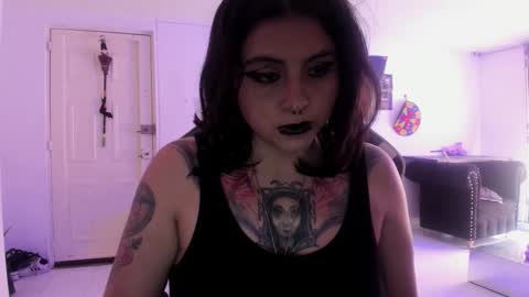 Alice online show from October 20, 4:01 pm