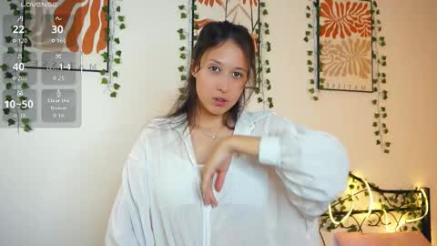 Snapshot of adahbuggie chatting on October 11, 6:44 pm Lily n Jenny online show from October 11, 6:44 pm