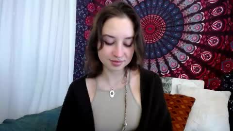 Adalyn online show from November 25, 1:21 pm