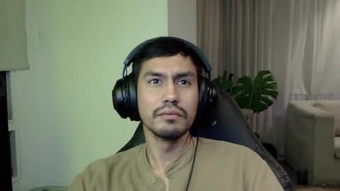 Snapshot of adam_evehotroom chatting on October 8, 4:40 am adam_evehotroom online show from October 8, 4:40 am