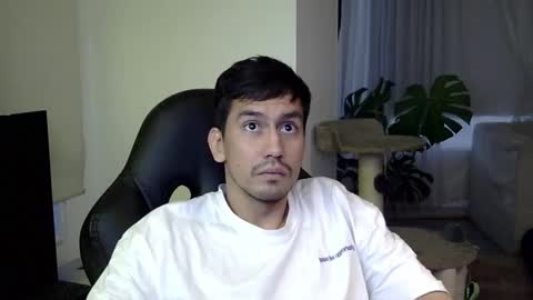 Snapshot of adam_evehotroom chatting on October 13, 10:34 pm adam_evehotroom online show from October 13, 10:34 pm