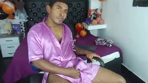 Snapshot of adam_morgan2 chatting on October 15, 5:54 am adam_morgan2 online show from October 15, 5:54 am