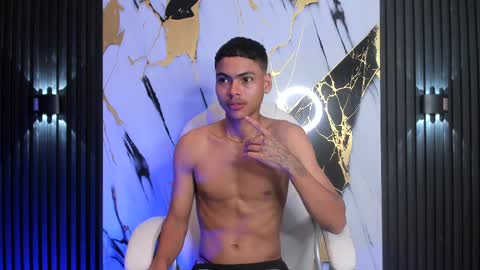 adam_piarse online show from February 25, 1:41 am