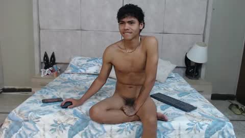 adam_piarse online show from August 3, 1:40 am
