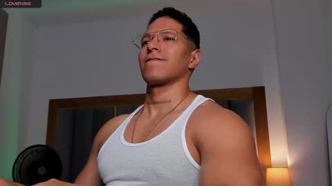 adambrocs1 online show from February 20, 6:17 am