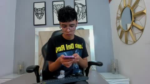 Adams Bobby online show from May 21, 11:06 am