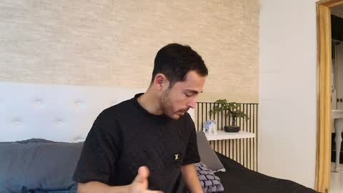 Im Adams Sanz online show from April 6, 6:53 pm