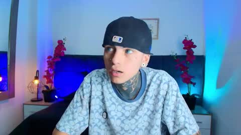 AdamsWalkerr  online show from March 27, 1:23 pm