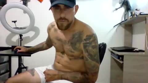 Snapshot of adan_carter chatting on October 16, 4:23 am adan_carter online show from October 16, 4:23 am