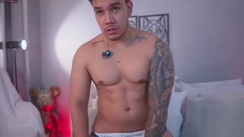Adan Johns online show from July 27, 3:09 pm