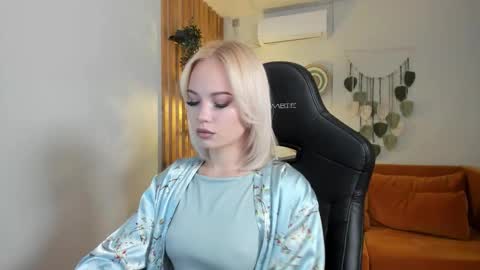 Snapshot of adaquinn chatting on September 29, 5:34 pm adaquinn online show from September 29, 5:34 pm