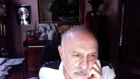 add_me_2 online show from April 16, 12:33 am