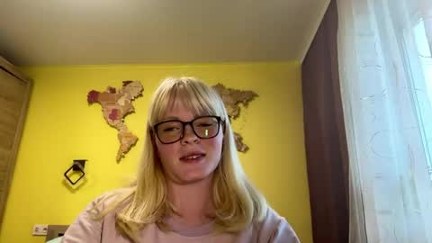 Lesly online show from June 3, 4:12 pm