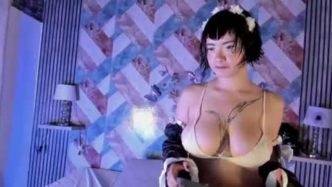 addison_avery online show from July 23, 4:10 am
