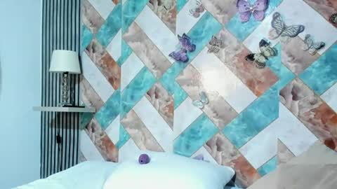 addison_avery online show from July 12, 4:15 am