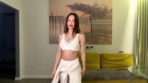 Stella online show from February 10, 7:50 pm