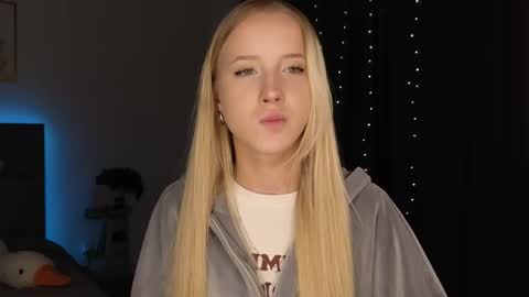 Adele online show from April 11, 8:46 pm