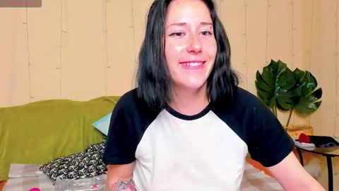 Snapshot of adell_berry chatting on September 28, 3:04 am Adel online show from September 28, 3:04 am