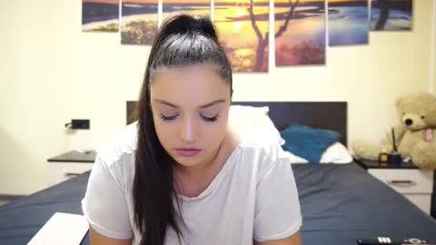 Adellineee online show from November 2, 12:21 am