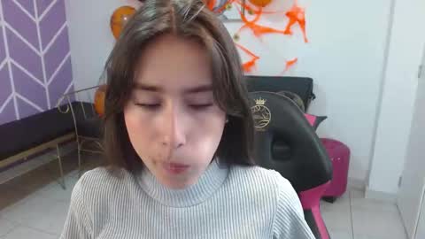 Snapshot of adhara_kitten chatting on October 20, 1:05 pm Adhara online show from October 20, 1:05 pm