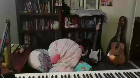 adobe_angel304 online show from October 12, 10:11 pm