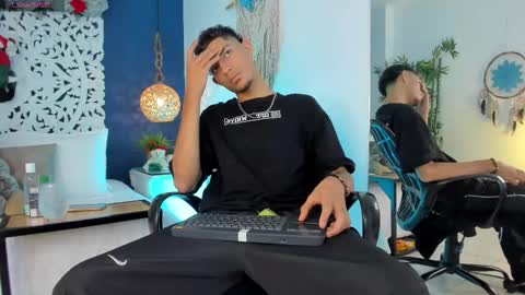 adonis_wb online show from December 17, 4:19 am