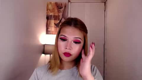 adorabletsforyouxx online show from October 16, 7:02 pm