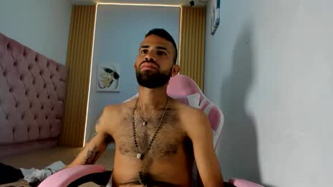 adri_sexboy229 online show from September 26, 2:19 am