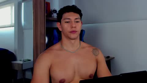 Adrian del Mar online show from May 25, 9:43 pm