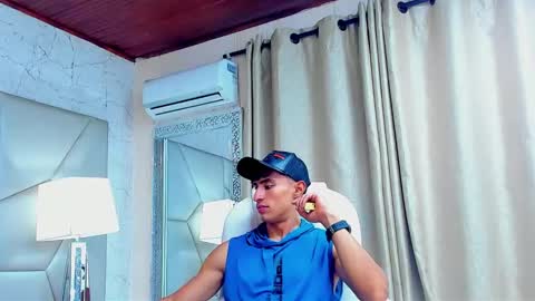   online show from January 25, 12:05 pm