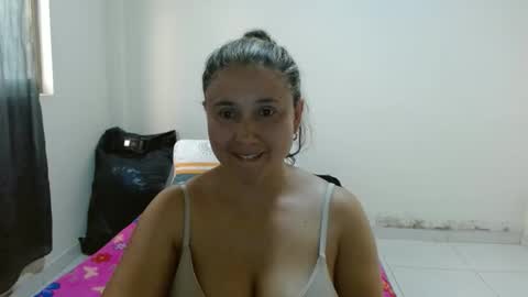 Adriana Tellez online show from December 22, 10:16 pm