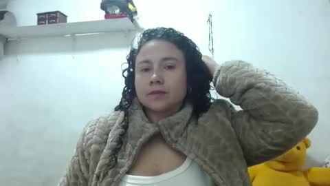 Snapshot of adrianatellez chatting on October 1, 1:43 pm Adriana Tellez online show from October 1, 1:43 pm