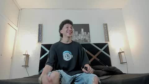 Adrian online show from November 18, 4:48 am