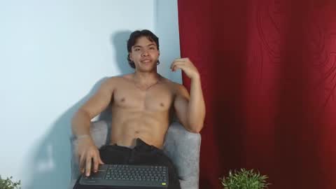 Snapshot of adriel_escalante chatting on September 13, 1:41 am adriel_escalante online show from September 13, 1:41 am