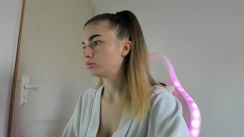 adventurina online show from November 11, 9:55 am