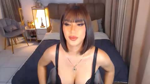Snapshot of adychavez chatting on October 24, 11:55 am Ur Dream girl online show from October 24, 11:55 am