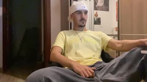 Snapshot of aelucius chatting on October 14, 4:37 am Luci online show from October 14, 4:37 am