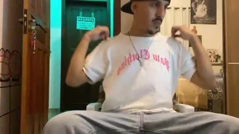 Snapshot of aelucius chatting on October 7, 2:29 am Luci online show from October 7, 2:29 am