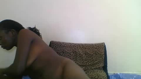Yvonne online show from May 3, 9:43 pm