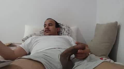 afroboy334698 online show from October 1, 8:52 pm